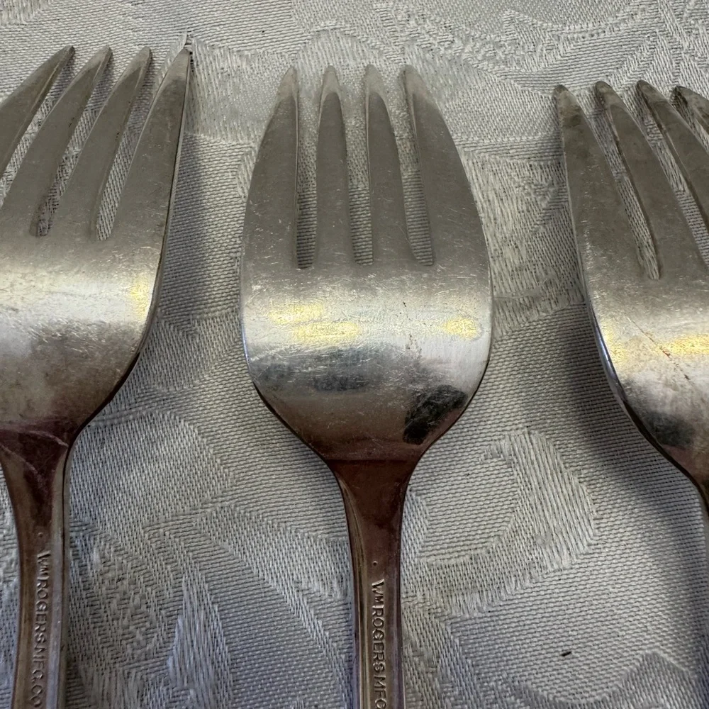 Vintage WM Rogers 1951 Magnolia Inspiration Extra Plate 6 Individual Salad Forks